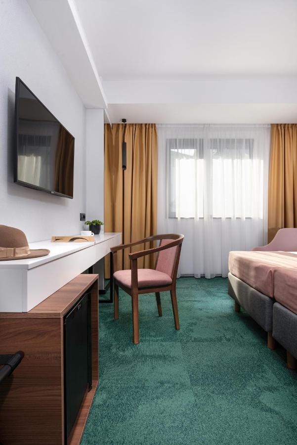 Hotel Tim'S Skopje Buitenkant foto
